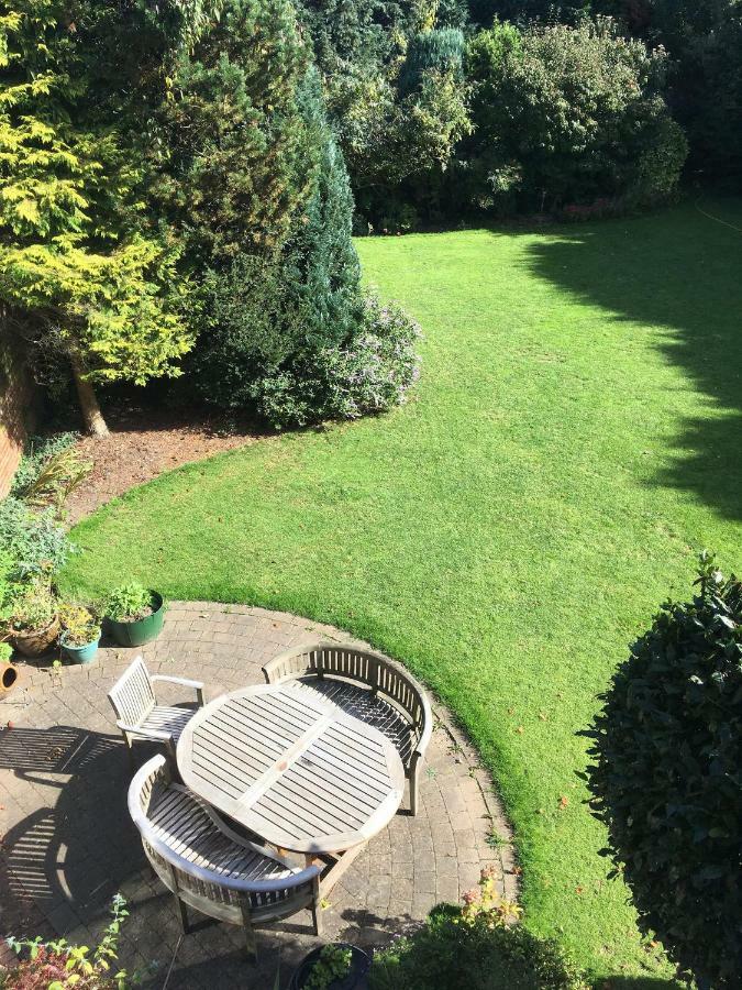 Hotel Westleigh Ashtead Esterno foto